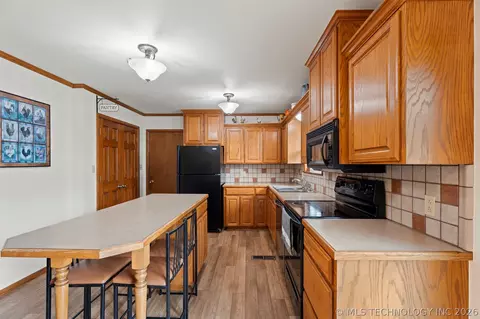 Kitchen - 448010 E 60th Rd, Welch, OK 74369 photo 1 of 3