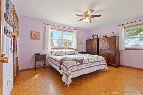 Bedroom - 448010 E 60th Rd, Welch, OK 74369 photo 2 of 3