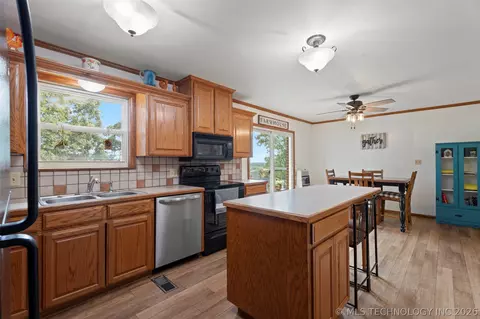 Kitchen - 448010 E 60th Rd, Welch, OK 74369 photo 2 of 3