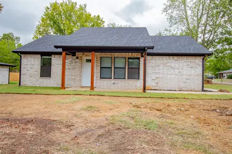 1102 W Mulberry, Durant, OK 74701