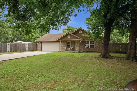 108 W Division St, Oktaha, OK 74450