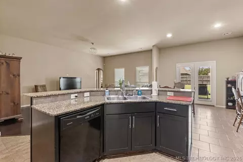 Kitchen - 17415 E 45th St, Tulsa, OK 74134 photo 3 of 4