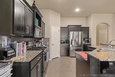 Kitchen - 17415 E 45th St, Tulsa, OK 74134 photo 2 of 6