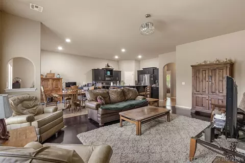 Living - 17415 E 45th St, Tulsa, OK 74134 photo 4 of 4