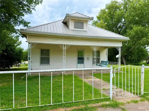 203 N E St, Yale, OK 74085 photo 1