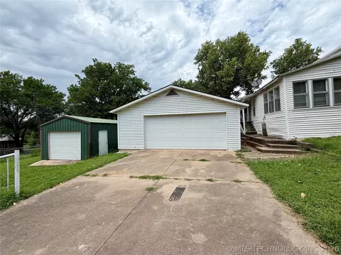 203 N E St, Yale, OK 74085 photo 46