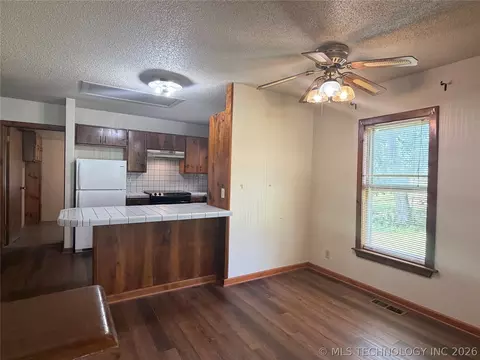 203 N E St, Yale, OK 74085 photo 22