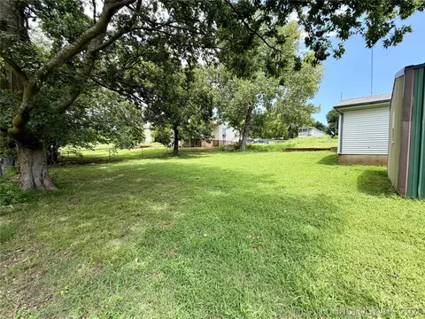 203 N E St, Yale, OK 74085 photo 53