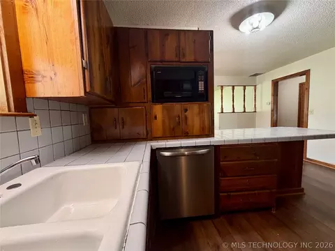 203 N E St, Yale, OK 74085 photo 17