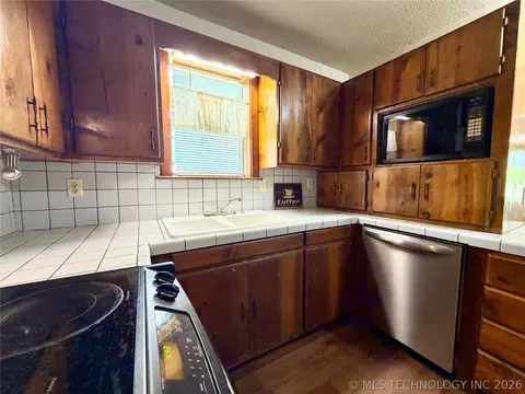 203 N E St, Yale, OK 74085 photo 14
