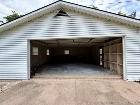 203 N E St, Yale, OK 74085 photo 44