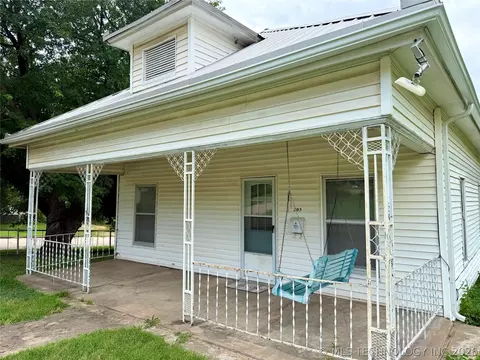 203 N E St, Yale, OK 74085 photo 5