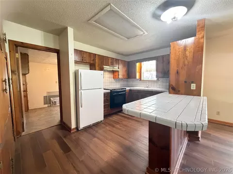 203 N E St, Yale, OK 74085 photo 21