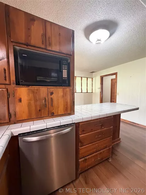 203 N E St, Yale, OK 74085 photo 12
