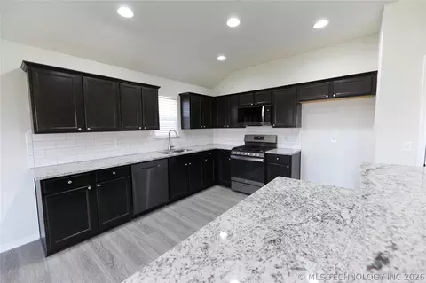 5960 E 148 St, Bixby, OK 74008 photo 4