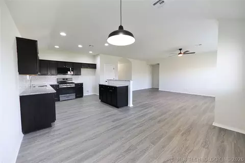 5960 E 148 St, Bixby, OK 74008 photo 6