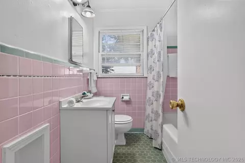 Bath - 4556 E 28th St, Tulsa, OK 74114 photo 8 of 9