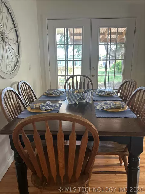 Dining - 4556 E 28th St, Tulsa, OK 74114 photo 3 of 3