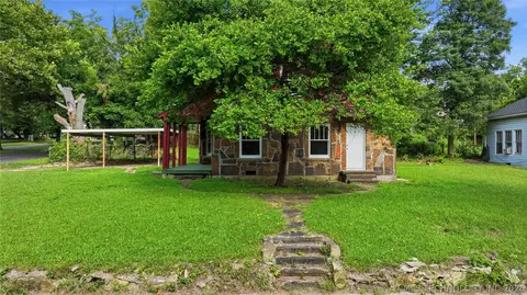 227 S 11th St, Muskogee, OK 74401