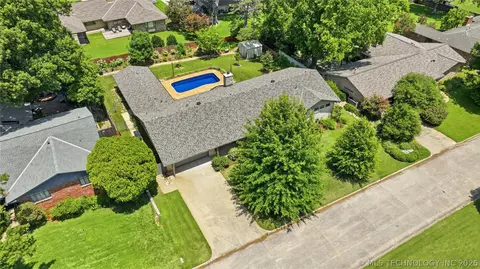 View/Area - 2853 E 35th Pl, Tulsa, OK 74105 photo 3 of 3