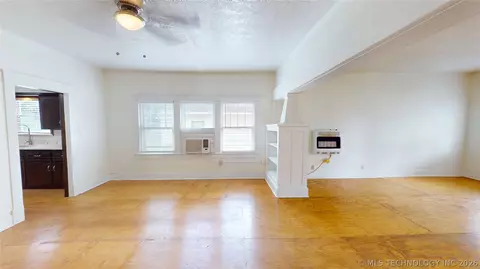 Living - 817 E 15th, Ada, OK 74820 photo 7 of 11