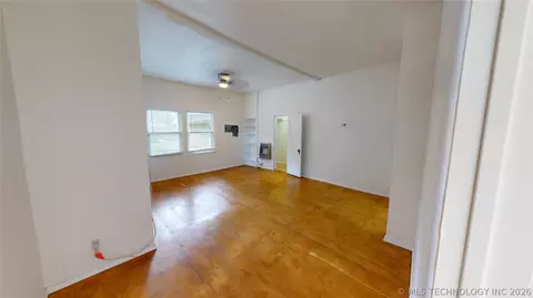 Living - 817 E 15th, Ada, OK 74820 photo 9 of 11