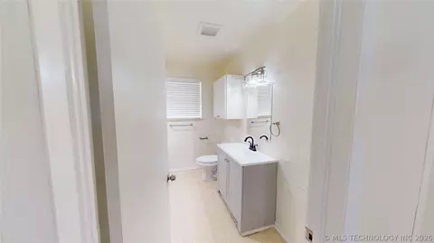 Bath - 817 E 15th, Ada, OK 74820 photo 1 of 8