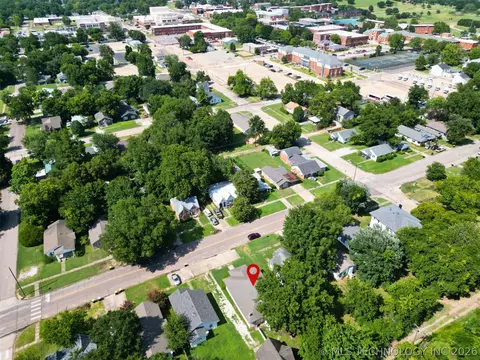 View/Area - 817 E 15th, Ada, OK 74820 photo 1 of 2