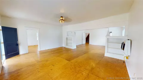 Living - 817 E 15th, Ada, OK 74820 photo 2 of 11