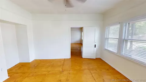 Living - 817 E 15th, Ada, OK 74820 photo 3 of 11