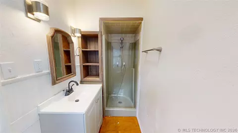 Bath - 817 E 15th, Ada, OK 74820 photo 4 of 8