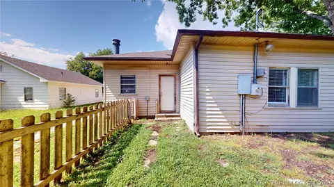 Exterior - 817 E 15th, Ada, OK 74820 photo 6 of 9