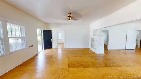 Living - 817 E 15th, Ada, OK 74820 photo 5 of 11