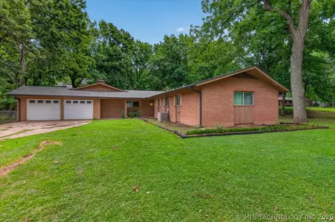 1312 Brookside Pkwy, Bartlesville, OK 74006