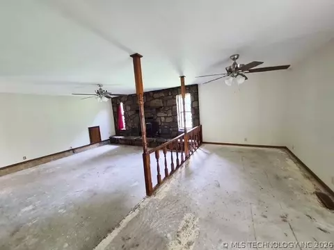 Living - 196 Elm Dr, Pryor, OK 74361 photo 1 of 4