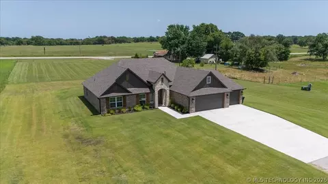 10860 E 450 Rd, Claremore, OK 74017