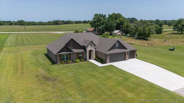 10860 E 450 Rd, Claremore, OK 74017