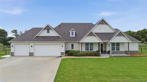 7114 E 136th Pl N, Collinsville, OK 74021