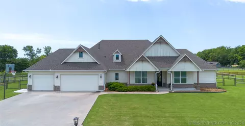 7114 E 136th Pl N, Collinsville, OK 74021