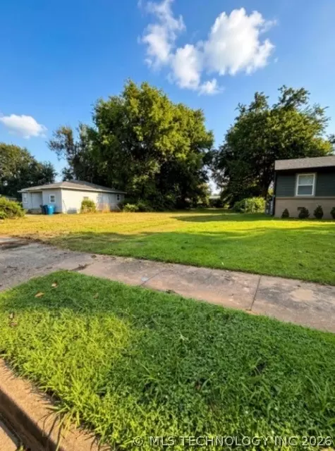 1828 E Young St N, Tulsa, OK 74110 photo 6