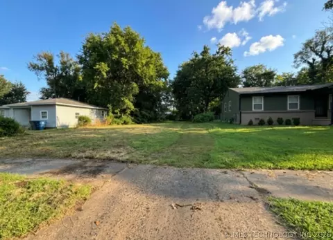 1828 E Young St N, Tulsa, OK 74110 photo 9