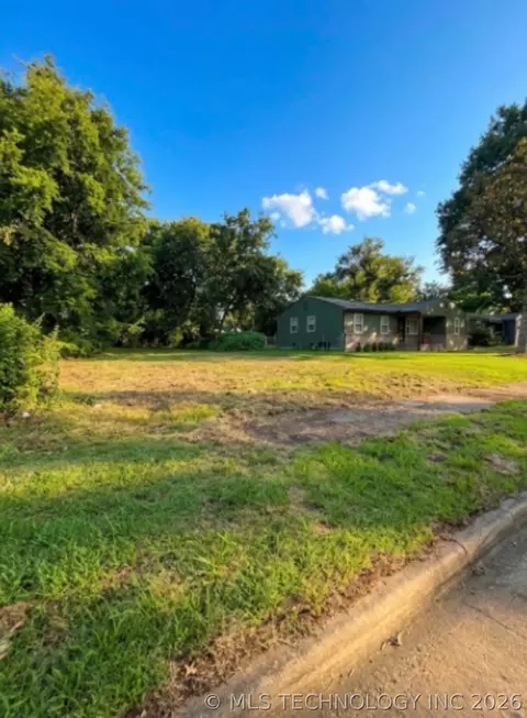1828 E Young St N, Tulsa, OK 74110 photo 8
