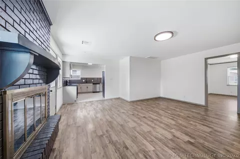 8520 E 34th St, Tulsa, OK 74135 photo 5