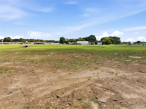 622 S Highway 2, Warner, OK 74469 photo 9