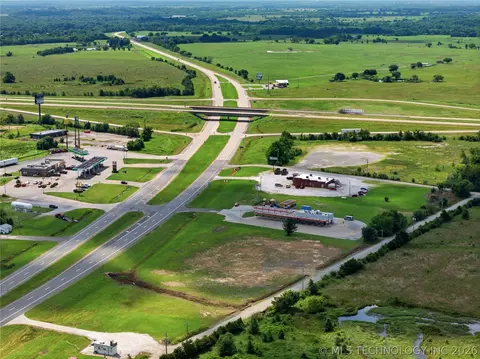 622 S Highway 2, Warner, OK 74469 photo 2