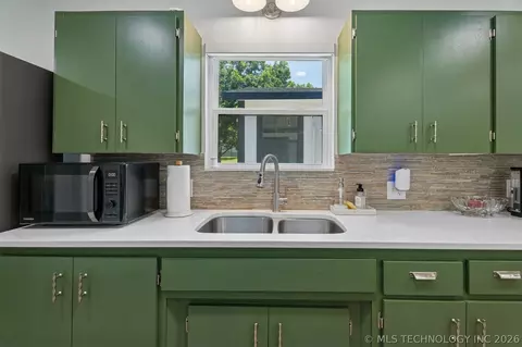 Kitchen - 419027 E 1145 Rd, Checotah, OK 74426 photo 5 of 7