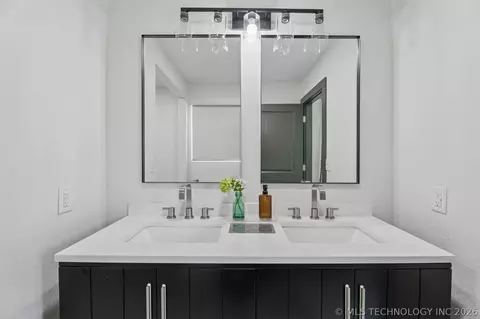 Bath - 419027 E 1145 Rd, Checotah, OK 74426 photo 6 of 7