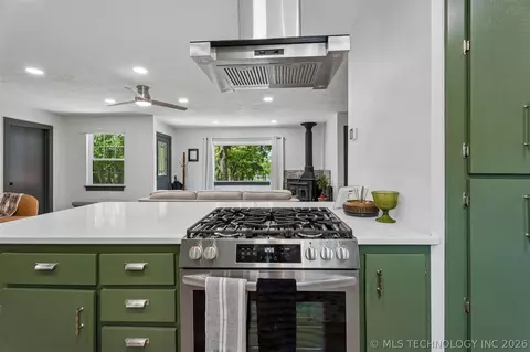 Kitchen - 419027 E 1145 Rd, Checotah, OK 74426 photo 4 of 7