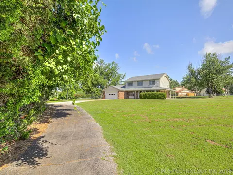 Exterior - 13601 E 96th St N, Owasso, OK 74055 photo 4 of 12