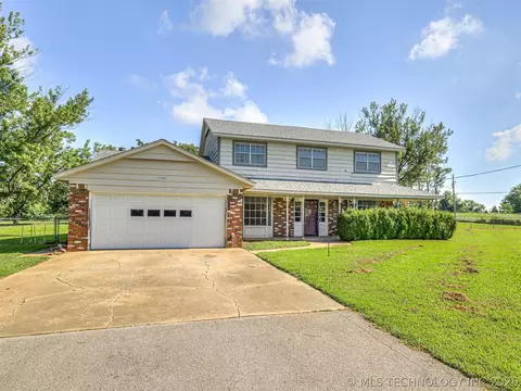 Exterior - 13601 E 96th St N, Owasso, OK 74055 photo 6 of 12